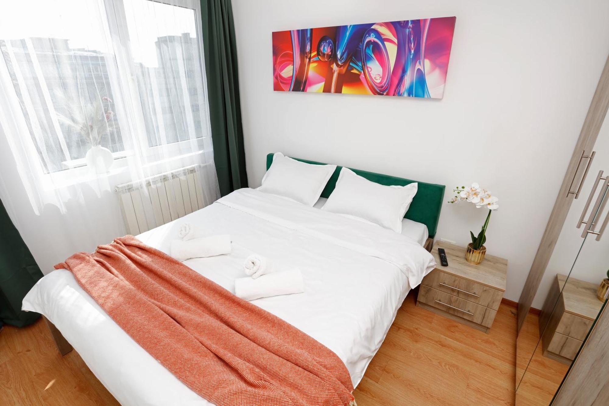 Enchanting Retreat - Historic Old Town - Pet-Friendly Haven - Steps From Unirii بوخارست المظهر الخارجي الصورة