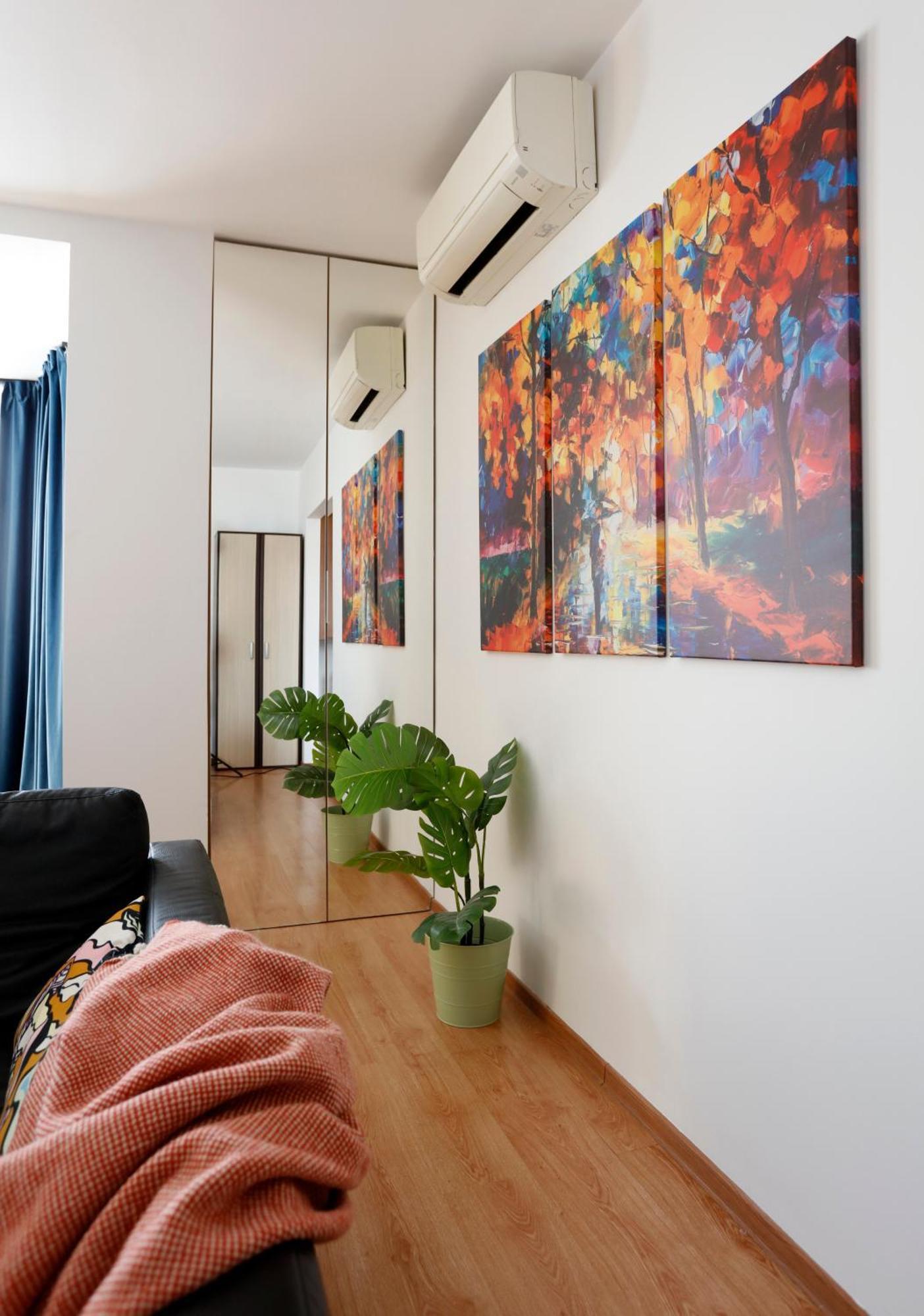 Enchanting Retreat - Historic Old Town - Pet-Friendly Haven - Steps From Unirii بوخارست المظهر الخارجي الصورة